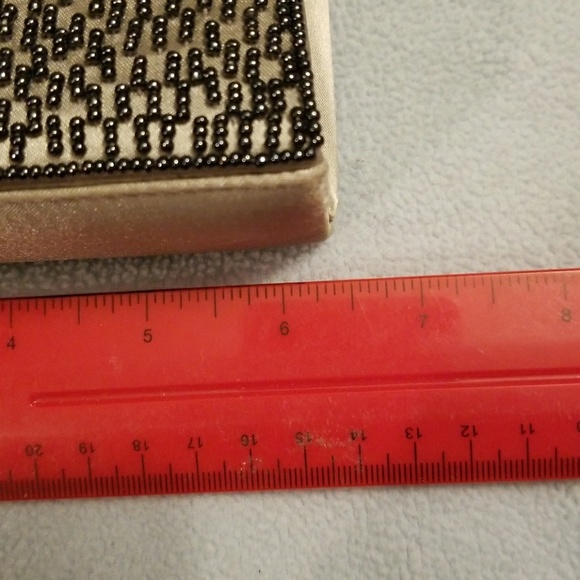 Adorable Beaded Mini Purse - Picture 2 of 8